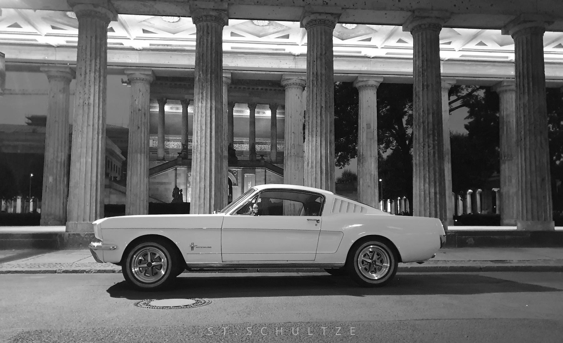 Ford Mustang oldtimer vintage car, stang, mustanglovers, Berlin oldtimer, mobility, car photography. iconic photography