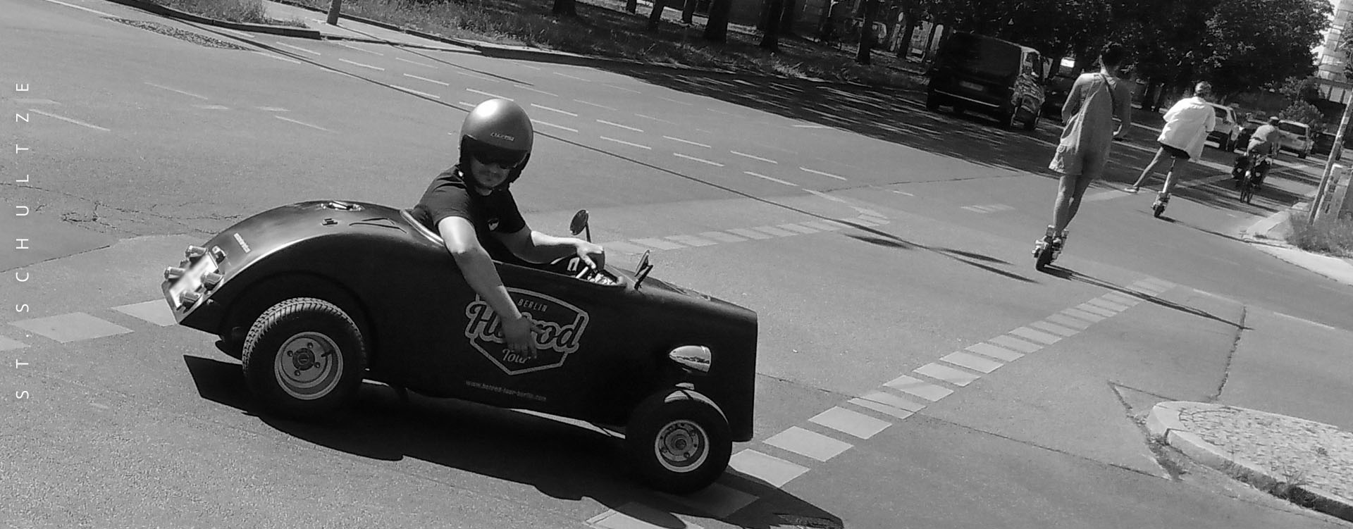 Classiccar, customcar, minicar, hotrod, hot rod city tours for tourists in berlin, vintage, oldtimer in Berlin – PHOTOGRAPHY by Stefan Schultze. vintage car, Berlin oldtimer, mobility, car photography.